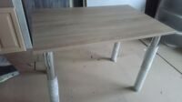 прямоугольный стол для кухни с металлическими ножками