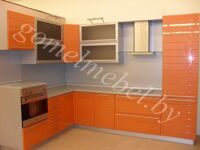 оранжевая угловая кухня